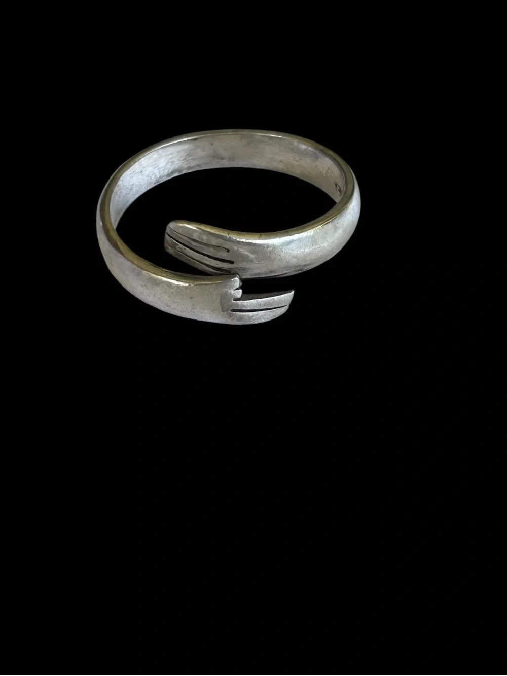 Vintage Mexican Sterling Silver Hugging Hands Bypass Ring (.925)